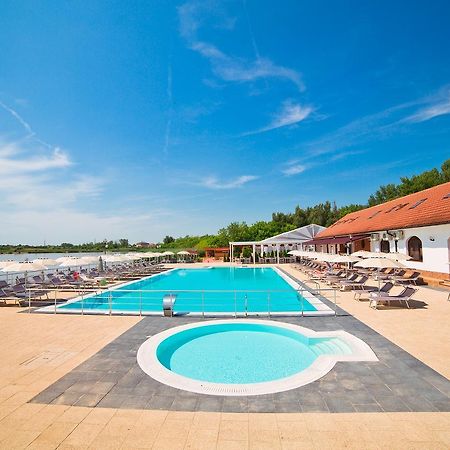 Hotel Evergreen Amara Luaran gambar