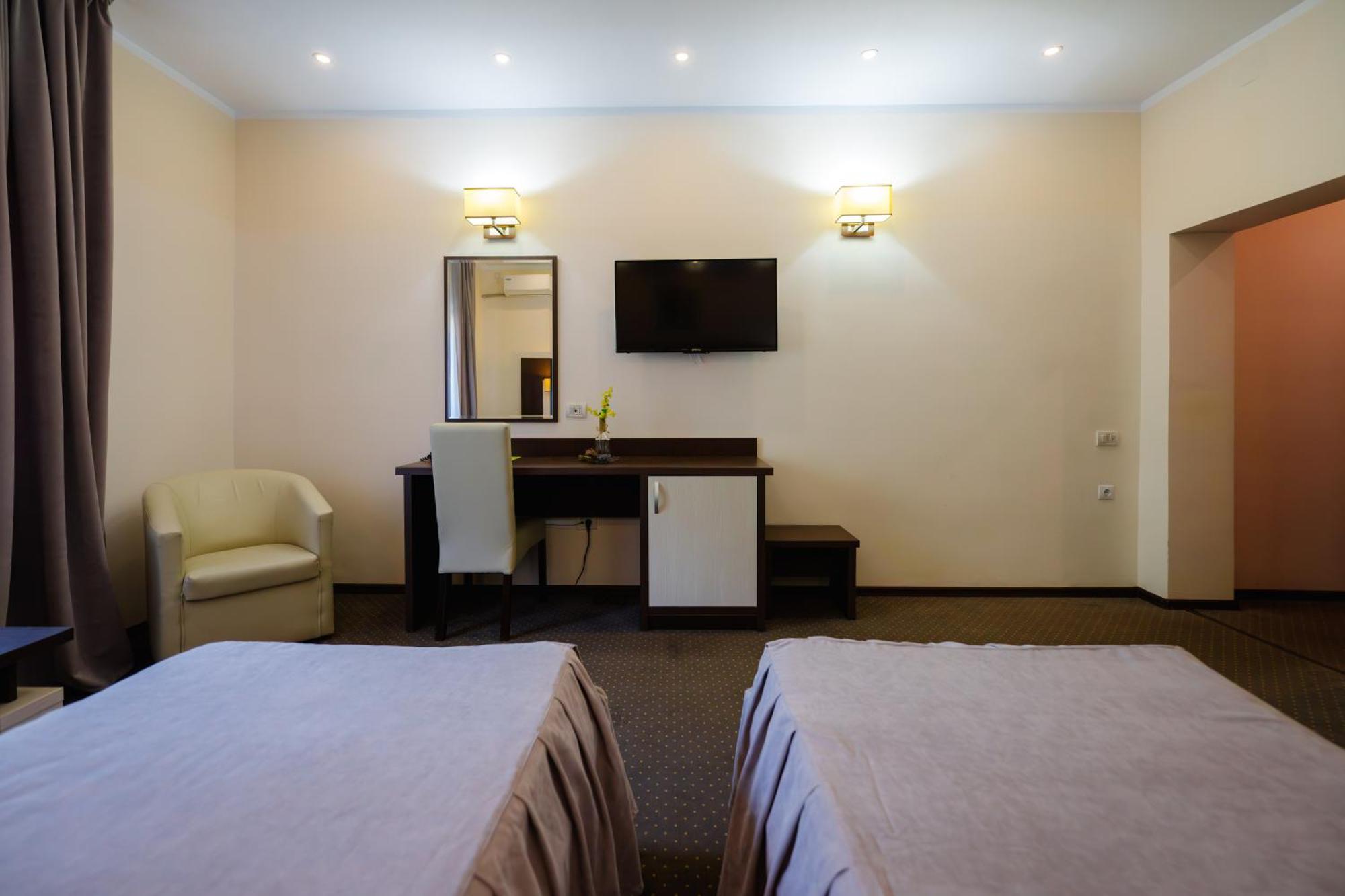 Hotel Evergreen Amara Luaran gambar
