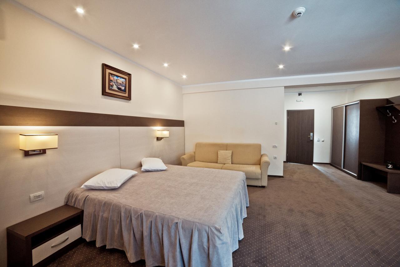 Hotel Evergreen Amara Luaran gambar