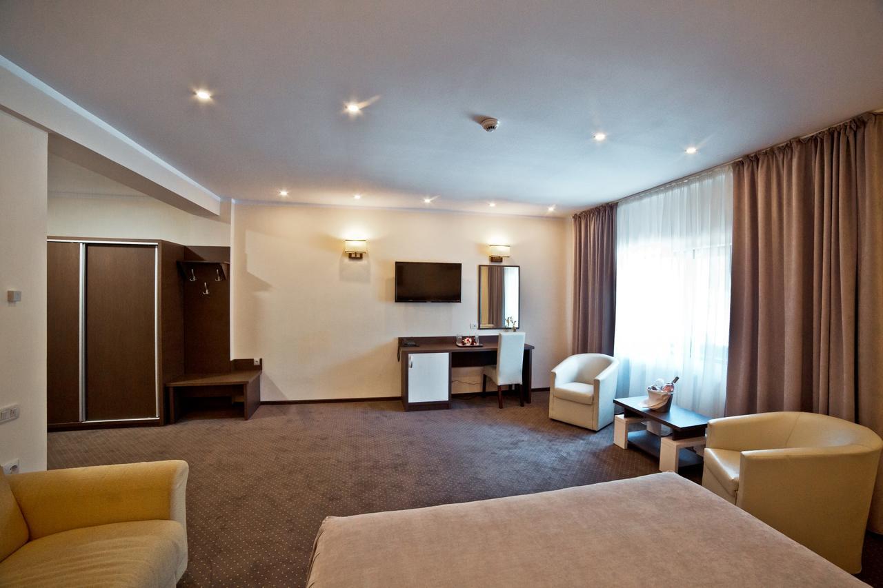 Hotel Evergreen Amara Luaran gambar