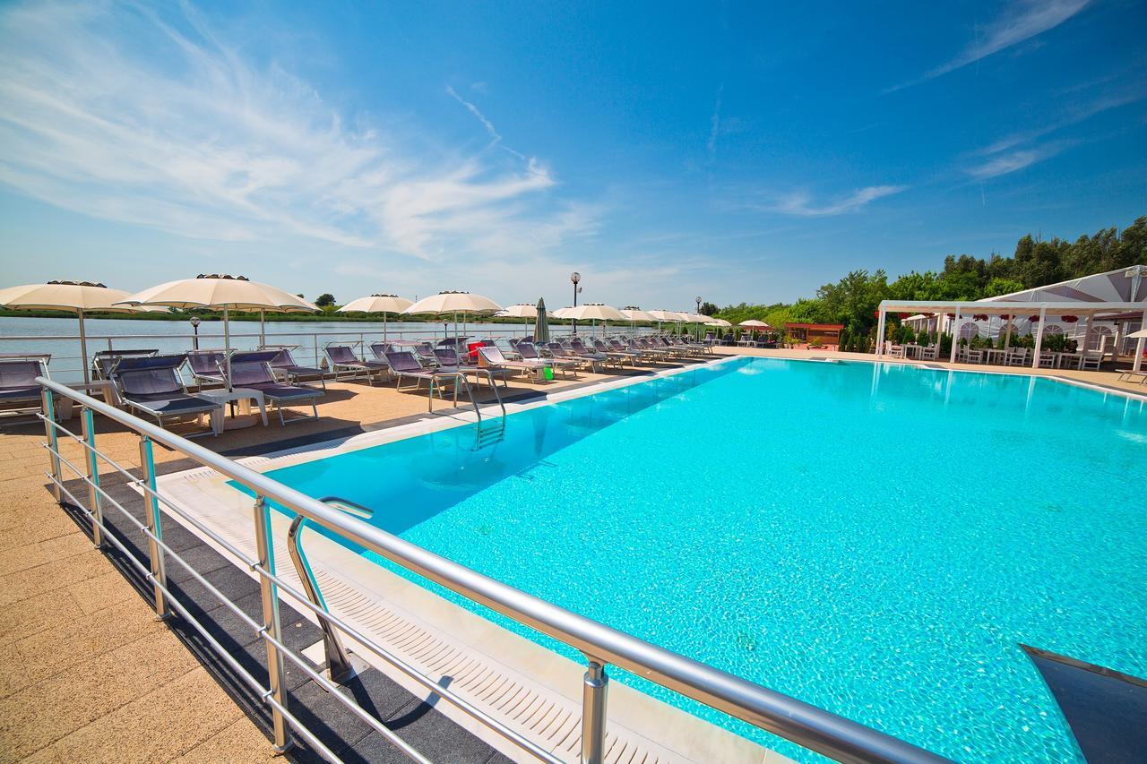 Hotel Evergreen Amara Luaran gambar
