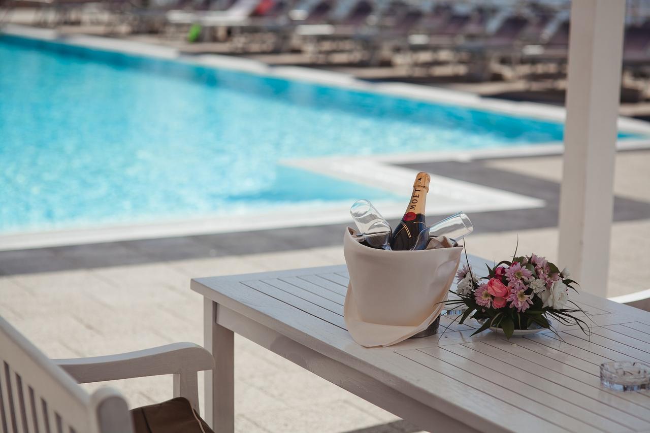 Hotel Evergreen Amara Luaran gambar