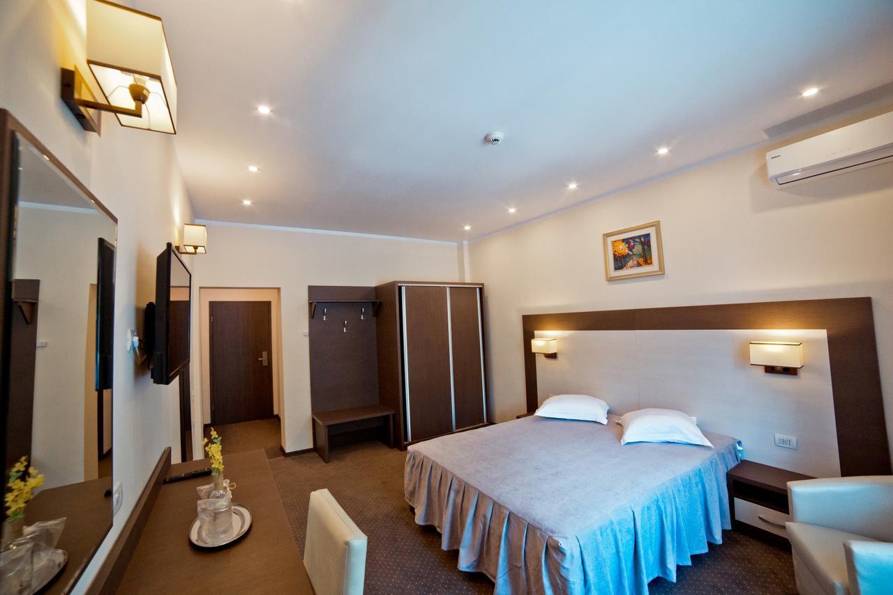 Hotel Evergreen Amara Luaran gambar