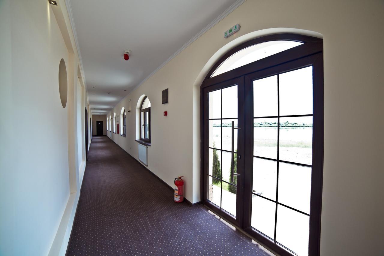 Hotel Evergreen Amara Luaran gambar